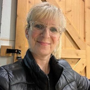 Meet your Posher, Suzanne